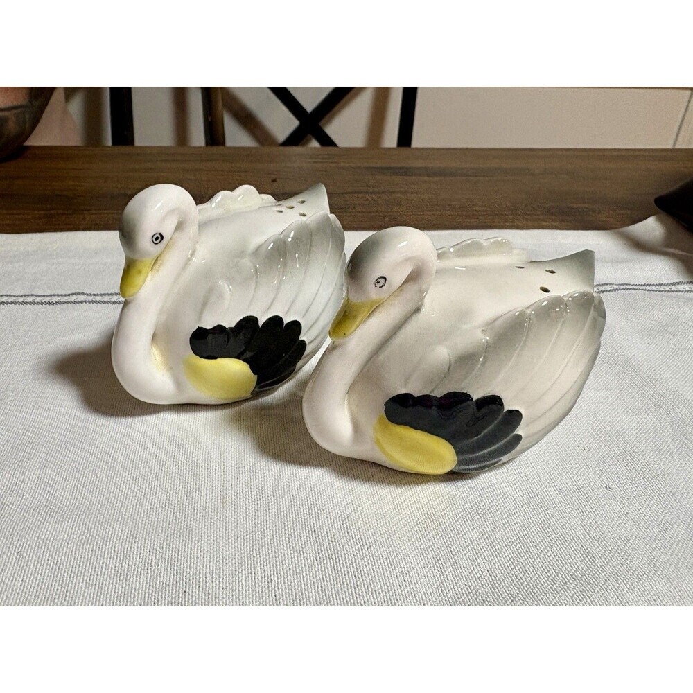Vintage Swan Salt & Pepper Shakers Ceramic Pair Japan White Bird Cork Stoppers